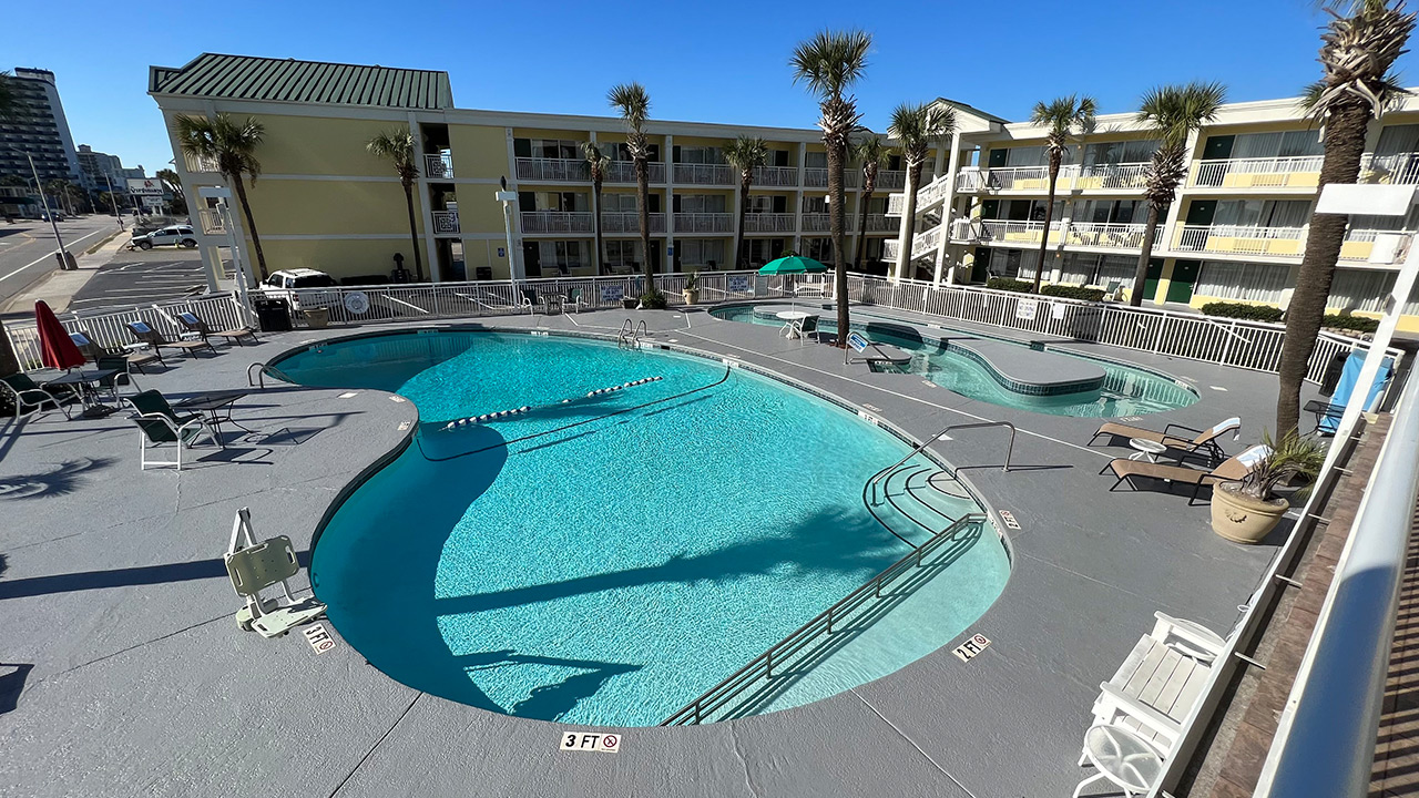 oceanfront-hotel-in-myrtle-beach-the-sandbar-myrtle-beach